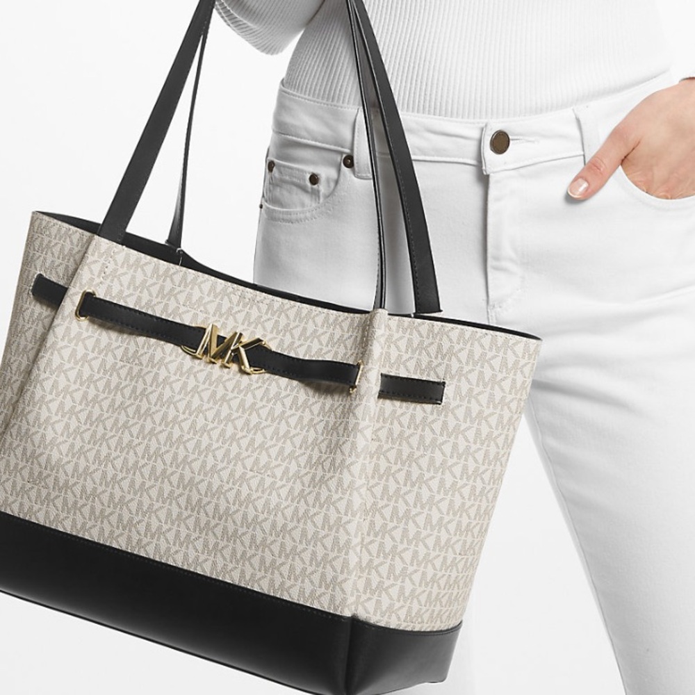 MICHAEL KORS REED LARGE LOGO TOTE. VANILLA SIGNATURE. NWT. Free bag w purchase. - Picture 9 of 13